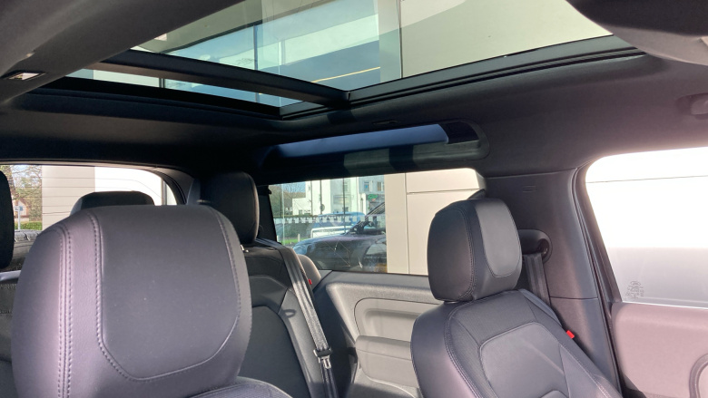 Land Rover Defender 3.0 D250 X-Dynamic SE 90 3dr Auto Diesel Estate